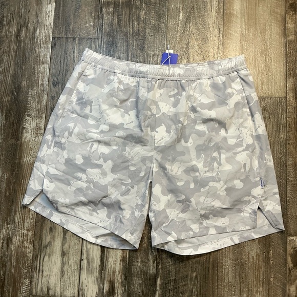 Maamgic Gray and White Swim Trunks Size XL - Picture 7 of 7